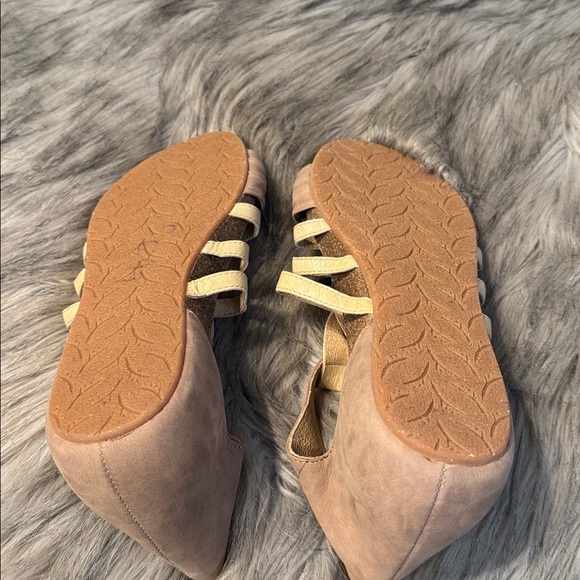 Naya Palomi Stylish Women's Leather Sandals in Brown and Cream Size 9N - Picture 8 of 8